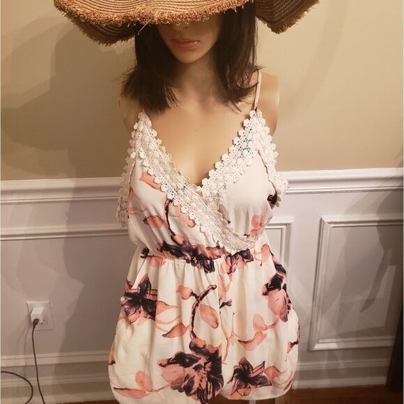 ❤Womens Junior Romper Lacey Floral Shorts - Picture 1 of 5